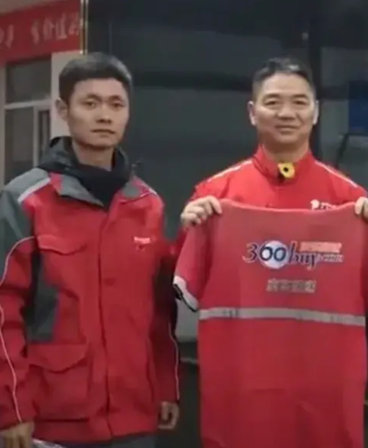 刘强东大概是最接地气的亿万富豪了吧？！
他会放下身段去送外卖，亲身体验一线员工的