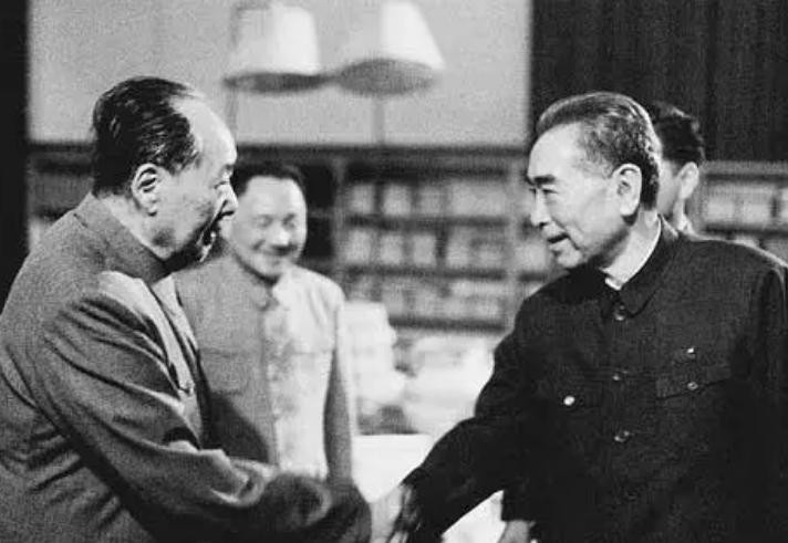 周恩来推荐李德生当副主席，李德生刚想说话，李先念：你不要说了
【1973年8月2