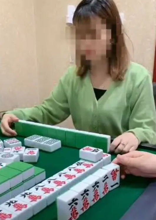 湖南永州上演了一场狗血伦理剧：2024年，一已婚女子因爱打牌，与自己丈夫的姐夫发