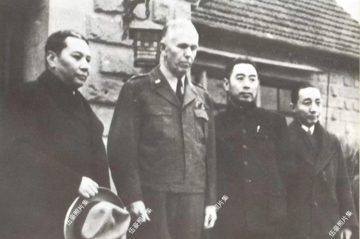 1946年1月，国共停战谈判期间，国民政府行政院院长（国民党谈判代表）张群、美国