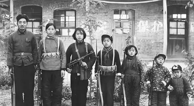 如果战争爆发，中国老百姓不会用枪该怎样自卫？根本不用担心，中国人才是真正的战斗民