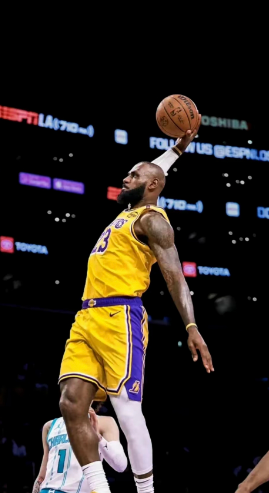 真的佩服老詹，大家都知道运动员的身体会随着年龄逐渐下滑， 因此我一开始并不相信詹