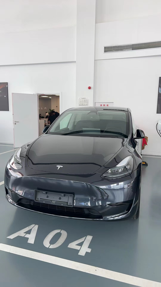 ModelY  用车感受：
1、买车这个事从来没想过买特斯拉，一直想买个M7或I