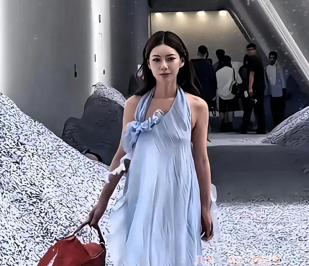 宝格丽活动里看明白了点事，明星出场费真不是盖的，花多少钱办多大事，自家人想出风头