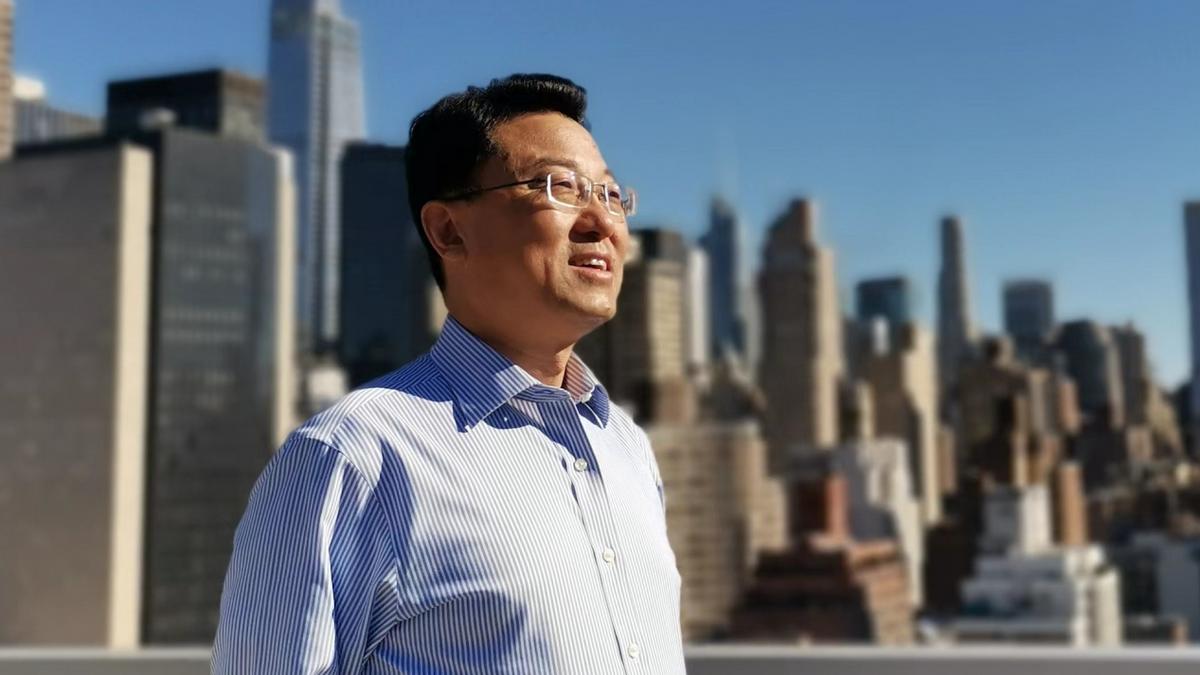 连退两步后，特朗普下定决心，必须结束贸易战，中方送出16个字