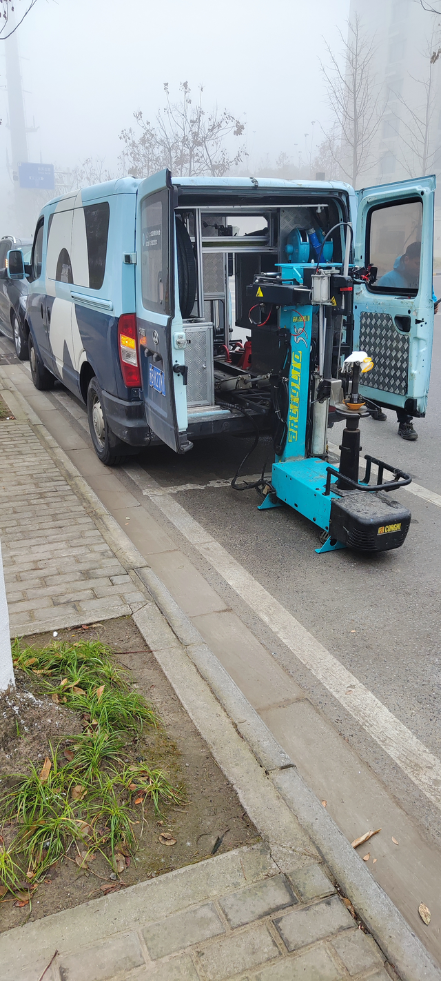 这工艺正常
上门补了个轮胎，发现前后轮电线都是裸露的？感觉就是接头这就不包