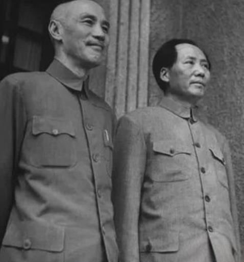 毛主席为什么能够战胜蒋介石，从一件小事上就能看出来，高下立判，蒋介石挖过毛主席家