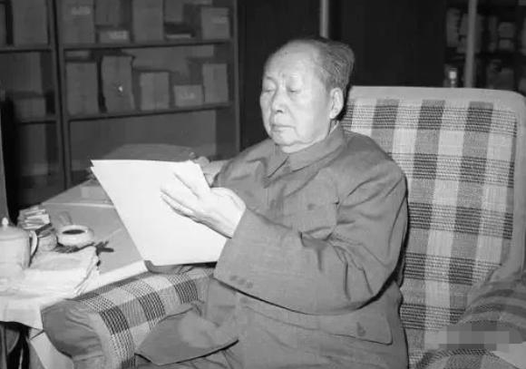 毛主席的五大遗憾：一：没有活到100岁；二：没见到母亲最后一面；三：贷款只得3个