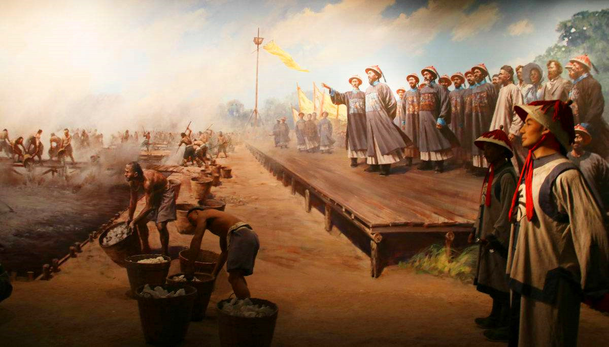 公元1637年，明朝末期，清军攻占南明都城南京，清皇太极下令开始施行禁烟令。
 