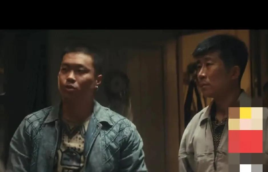 1.《北上》。花街的童家的小子被海哥收买殴打了谢望和。谢老大找到童家小子，问清了
