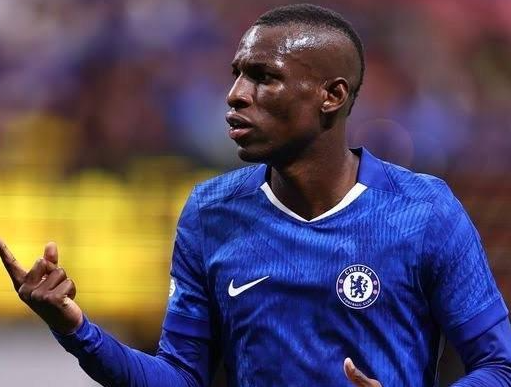 根据英媒记者Peter Hall的最新消息，曝曼联对雅克松的兴趣是认真的，切尔西