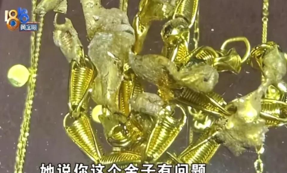杭州女子42克金项链被低价回收，回家发现没问题，多赚5000！



2025年