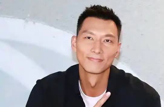 易建联退役后选择曝光！拒留广东宏远任职，选择自主发展

作为中国男篮传奇，阿