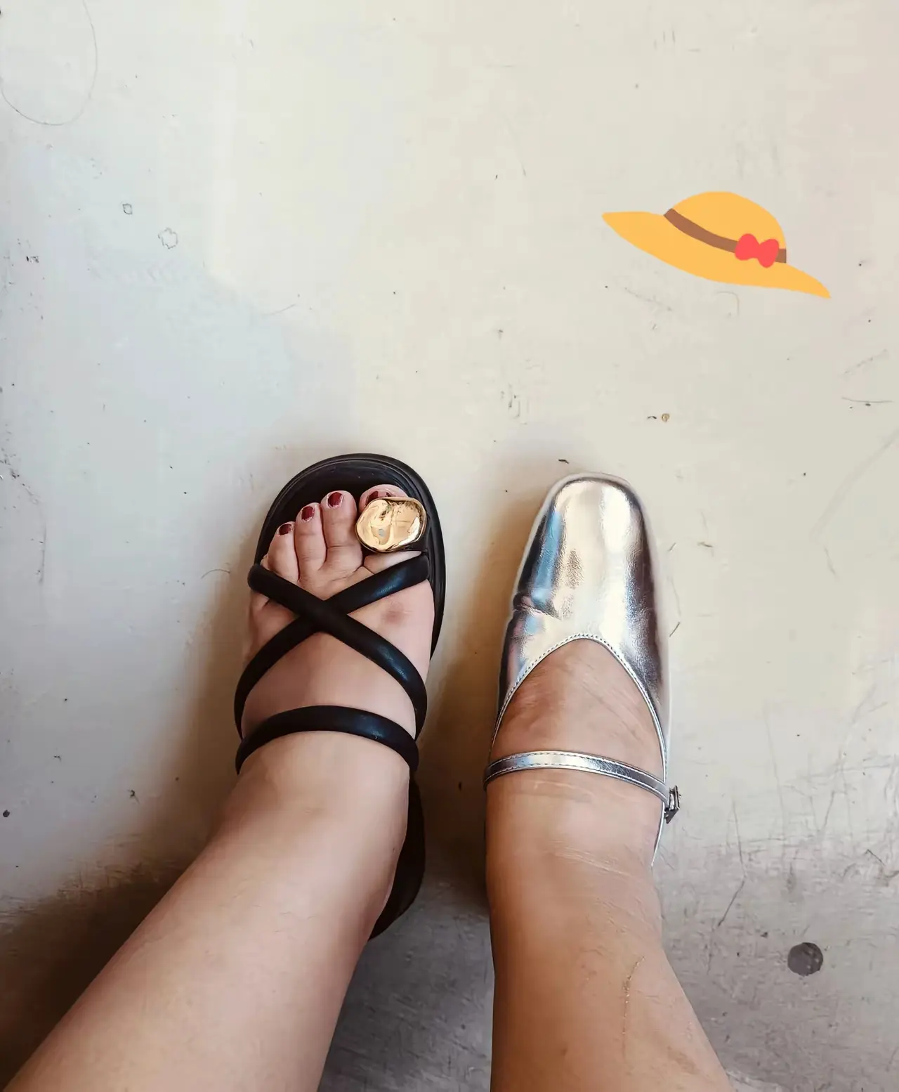老板娘说两双都很好看，哪一双都不差，姐妹们，你们觉得哪双好看啊？帮我选一下呗