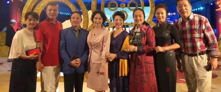 刘之冰茹萍夫妇与张金玲、宋小英王馥荔等人的一张留影