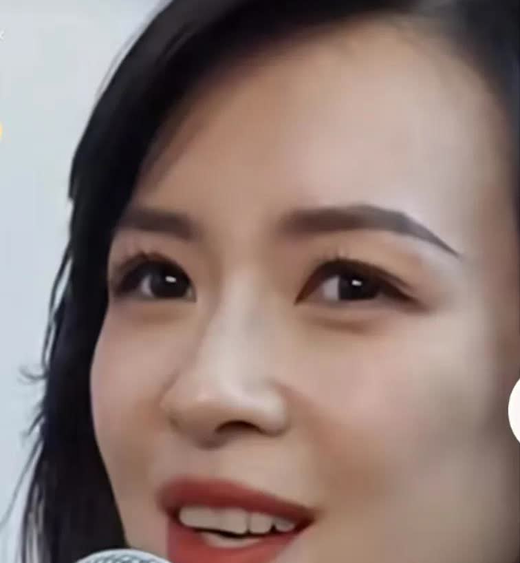 章子怡还是很漂亮。具有东方女性的柔美感，且有气质[赞][赞][赞]子怡太美了，气