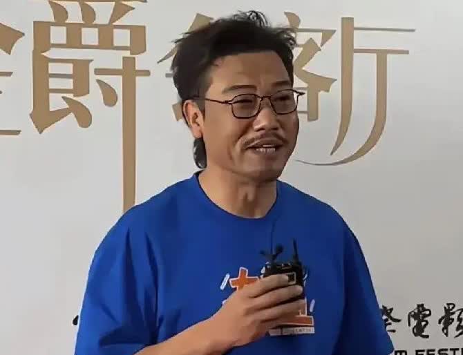 一个沙溢一个贾冰减啥肥，真以为减肥能变帅？
用照片说话，确实没变多帅，但是苍老