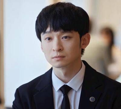 标题：渣男现世报爽翻！徒弟偷单反被锤，李青青早押中胡曼黎这支“潜力股”
【开篇暴
