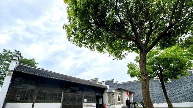 湖北天门第一豪宅，主人清同治年进士，曾任陕西巡抚、山西巡抚