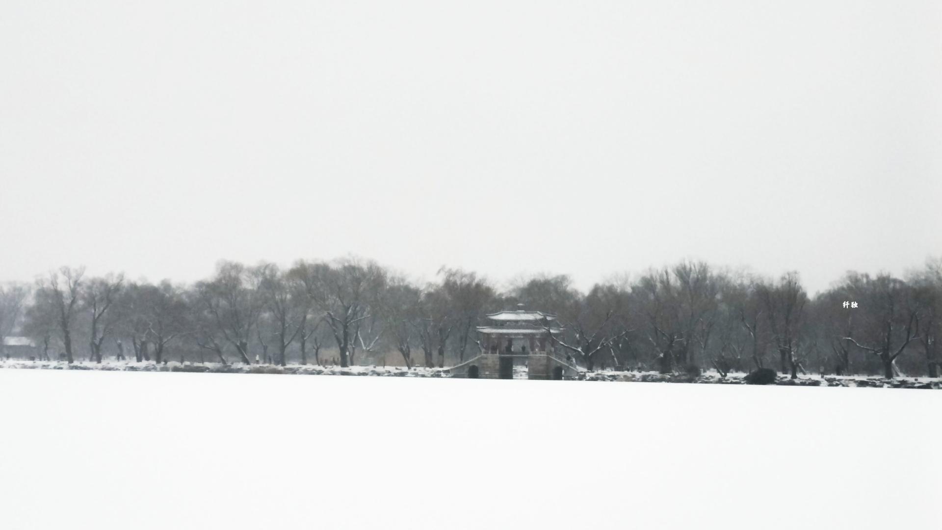 天与云与山与水，上下一白