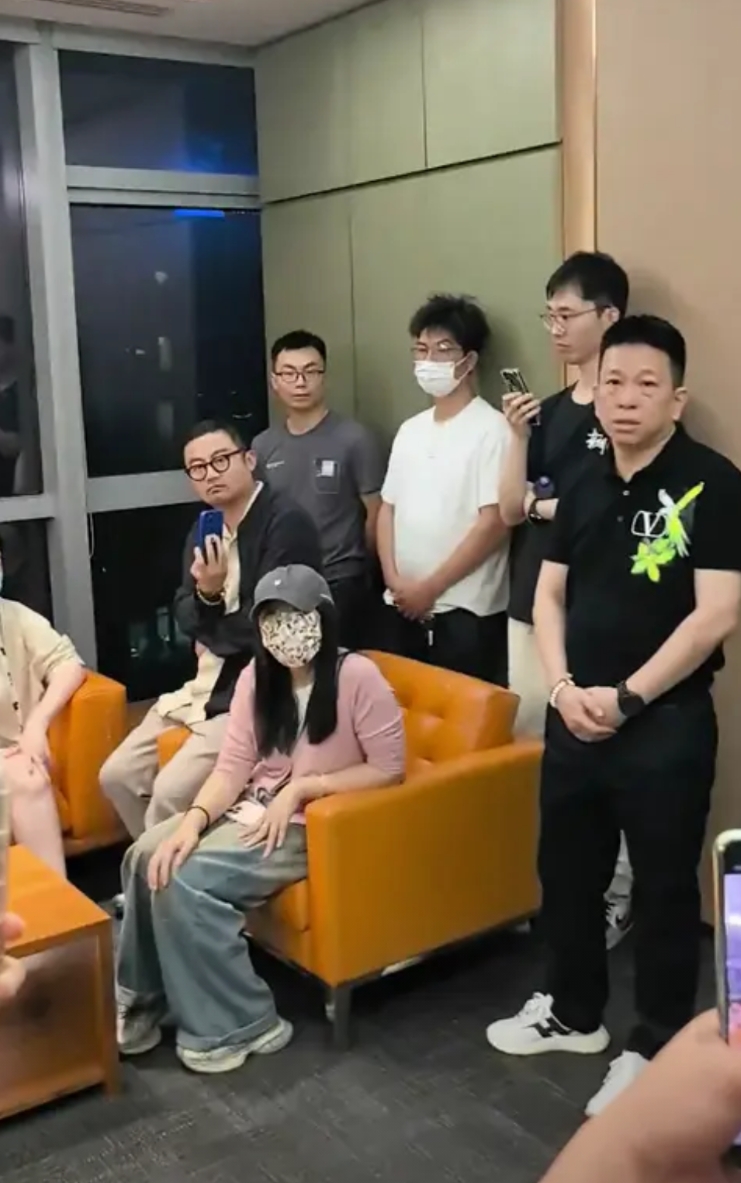 牛！飞机都还没造出来就卖出去了。
根据印度尼西亚和土耳其的消息，印度尼西亚将购买