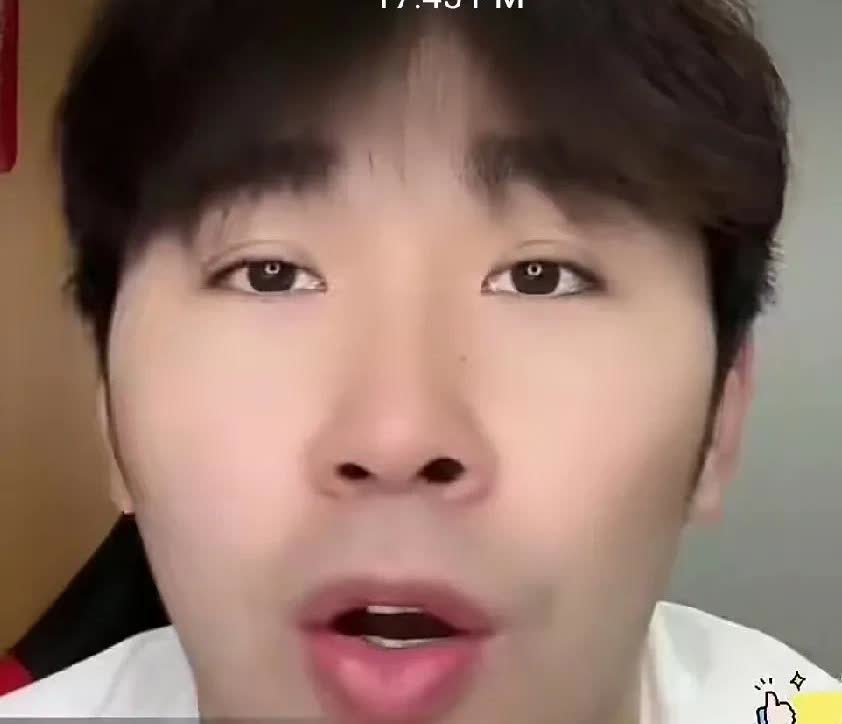 闫安真的是太逗了。他说26号，他所在的俱乐部要打魏桥。他媳妇问魏桥都有谁啊？这一
