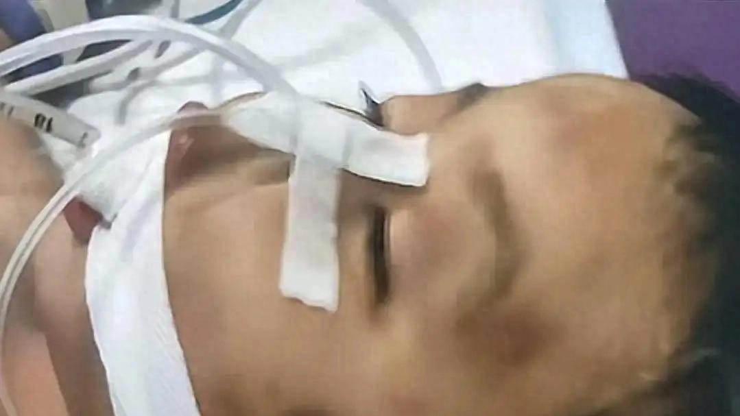 离婚夫妻争夺战：全职妈妈败诉，孩子却死在后妈手里谁之过？