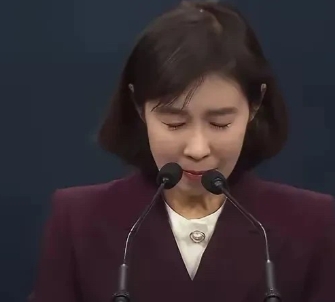 李在明今天公布了新政府的人事安排，名单里没有安贵玲，也没有朴炅美。

总统办公室