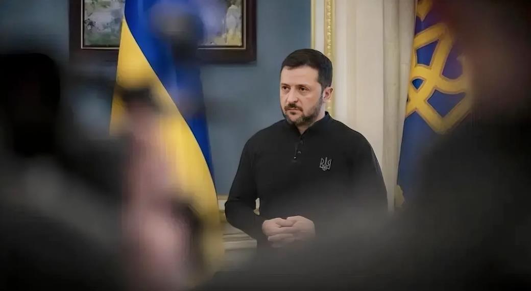 泽连斯基要求停火
眼看美国较真，泽连斯基不得不拿出积极的态度，他宣称要和平，立即