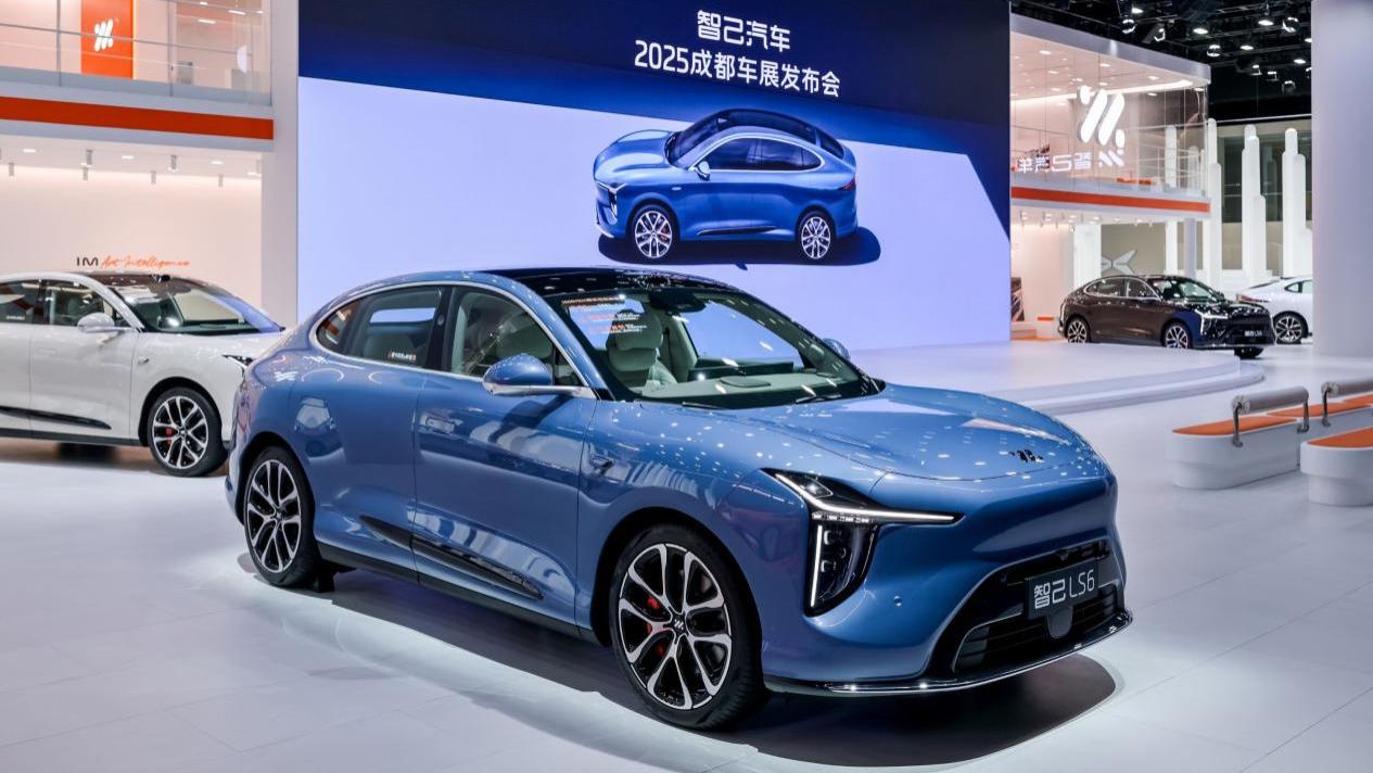 当SUV开始卷“六边形战士”：智己LS6凭什么让4.8万人疯狂下单？