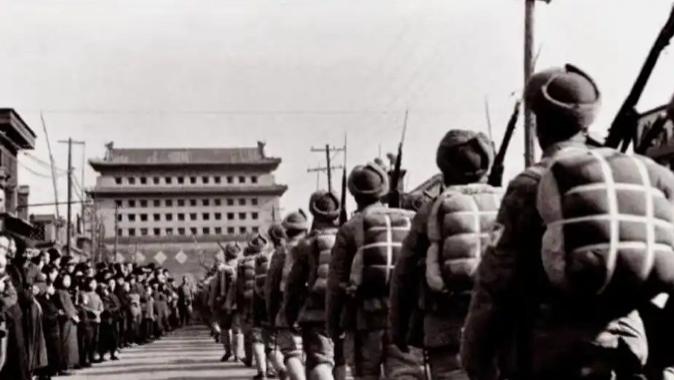 天津解放后傅作义和中共洽谈起义，北平起义后解放军推迟三天进城