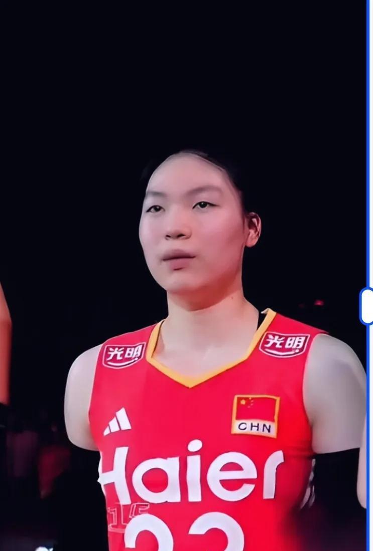 或许高意的良配二传是张籽萱？！
看了高意打了多场比赛，也看了她与好几位二传的配合