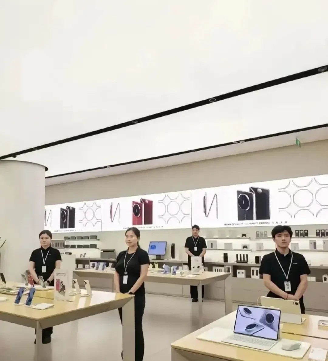 第一直觉，你会找谁服务？