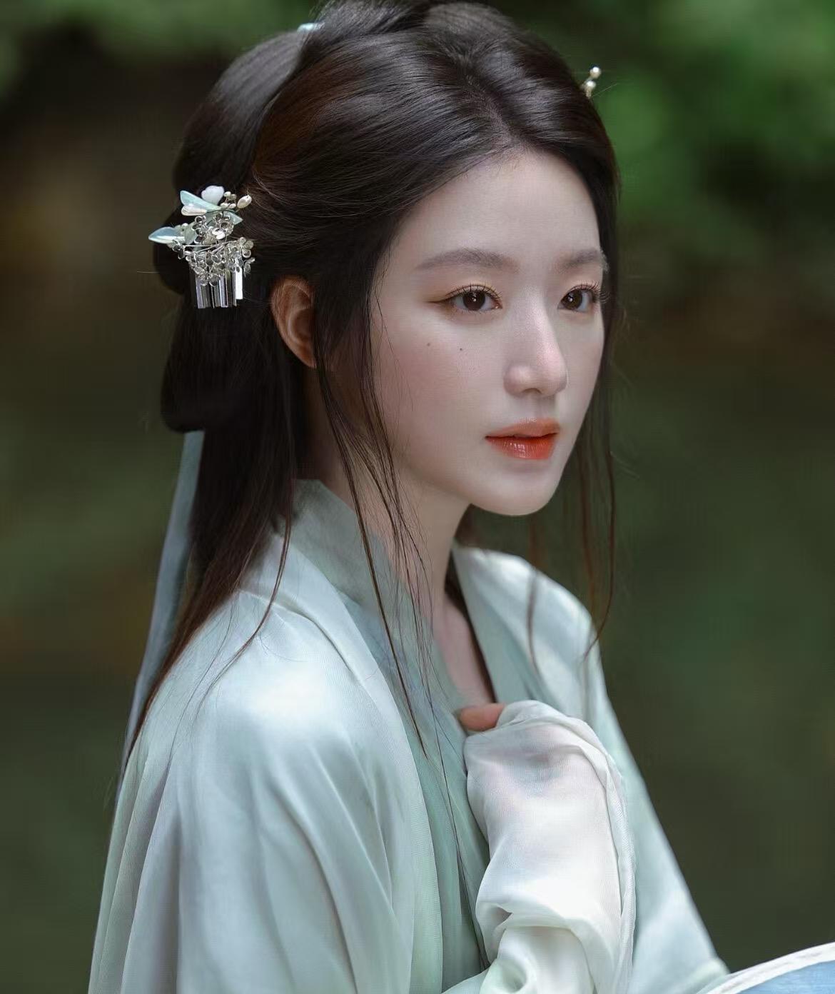 韩网都在夸！叶舒华古装也太绝了
韩网刷满了“这也太好看了”“女神吧”！叶舒华一穿
