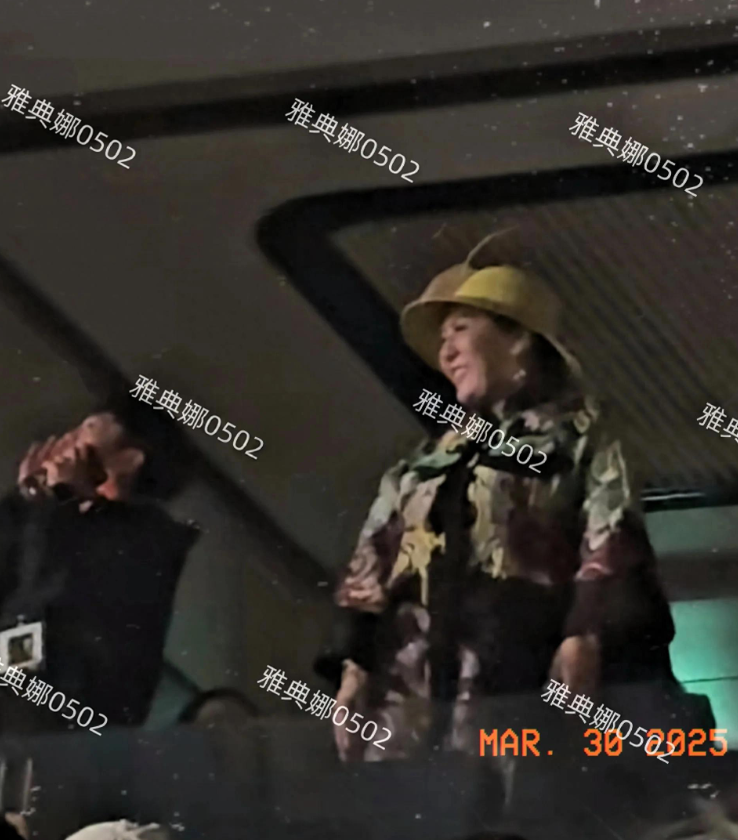 向太现身干儿子萧敬腾演唱会，获得妈咪亲自助阵的他唱得格外卖力