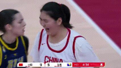 女篮大魔王！2.23米的小将张子宇首场国家队比赛！她就创造了历史，面对波黑女篮，