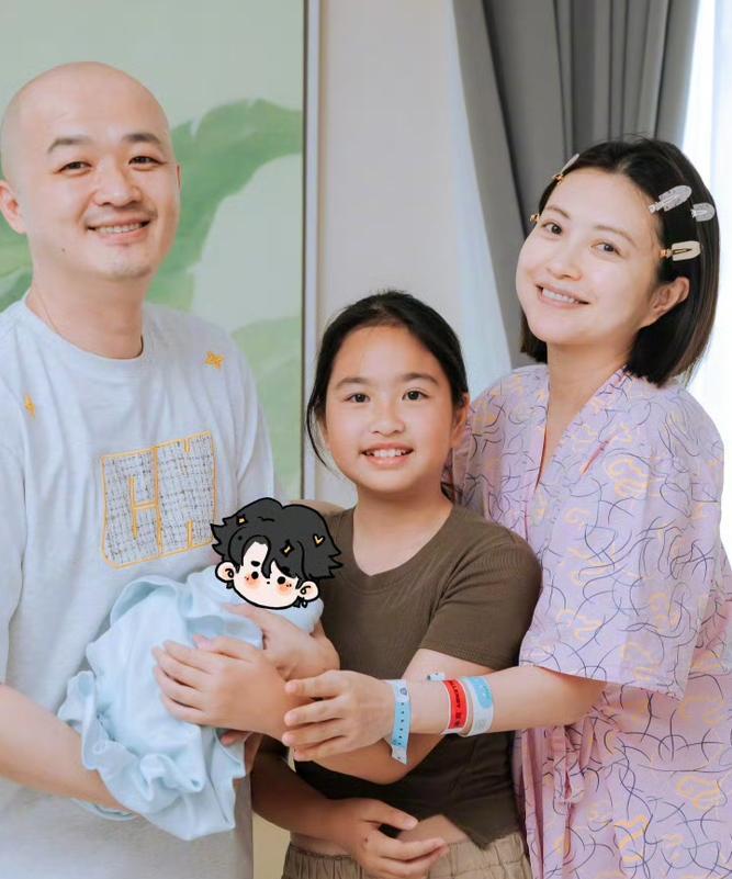 包贝尔这人，我敢打赌，
活的比99%的男人幸福，
但是有一点挺可惜的，那就是
他
