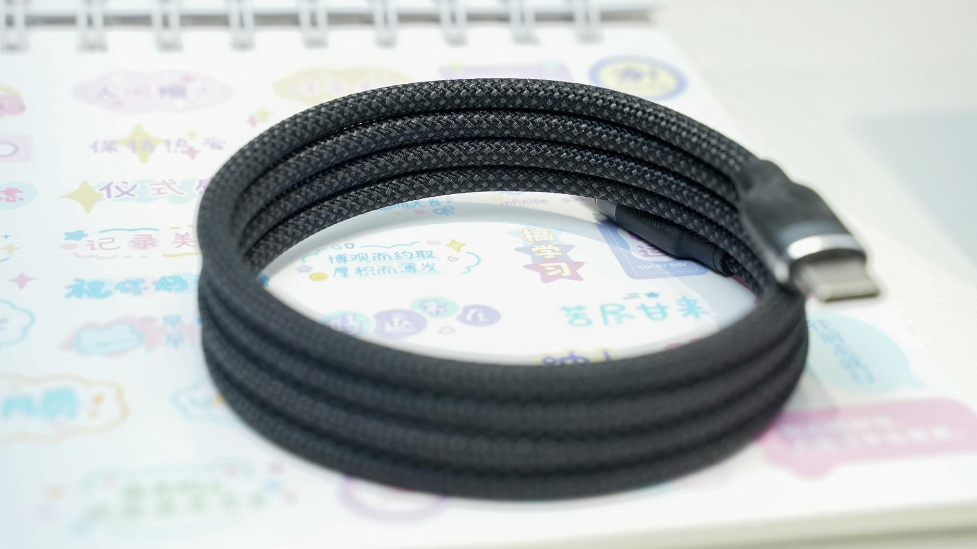 重新定义充电的科技美学单品！西圣K1磁吸冷感快充线评测体验