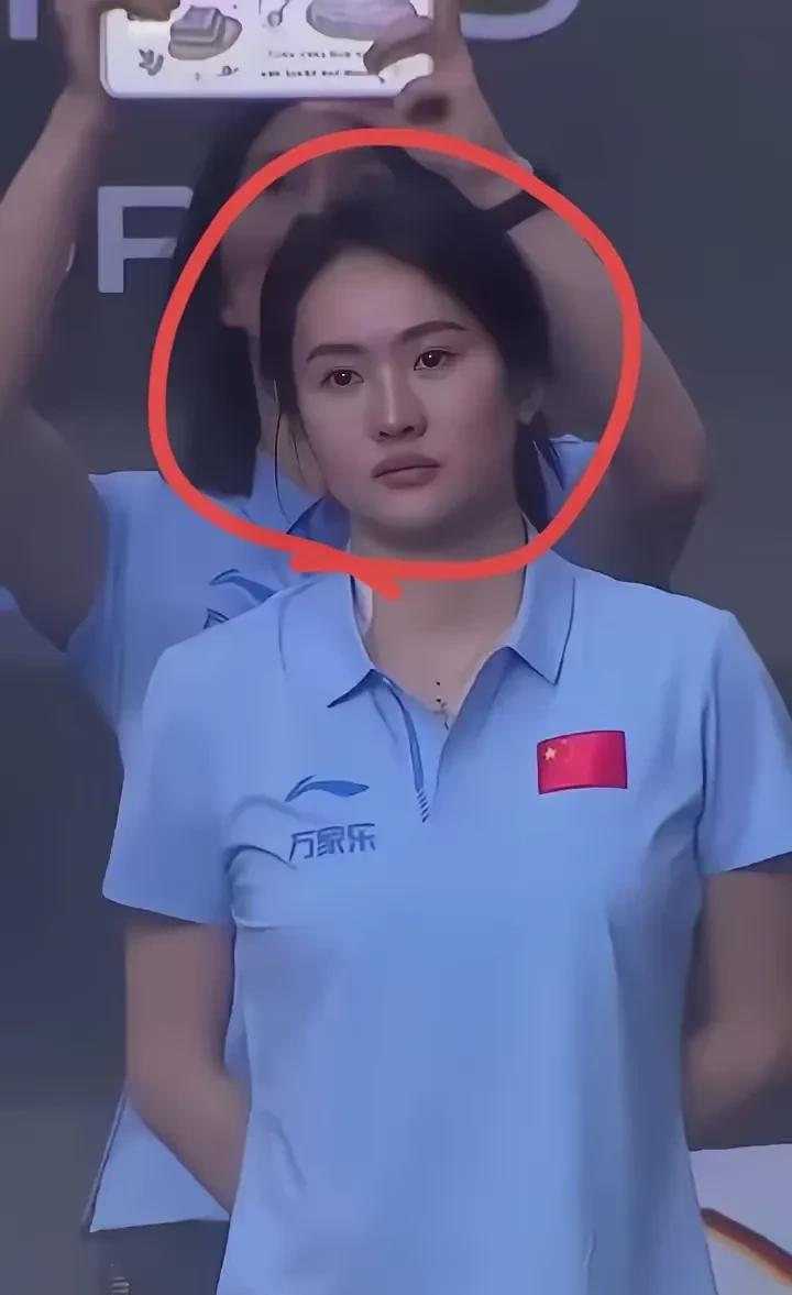 陈若琳的目光，你体会到了吗？

陈芋汐称雄，她不骄纵！
全红婵斩获亚军，她
