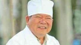 1971年12月，乌恰县男子买买提明2岁的儿子不慎跌进火盆！而当得知要取自己身上