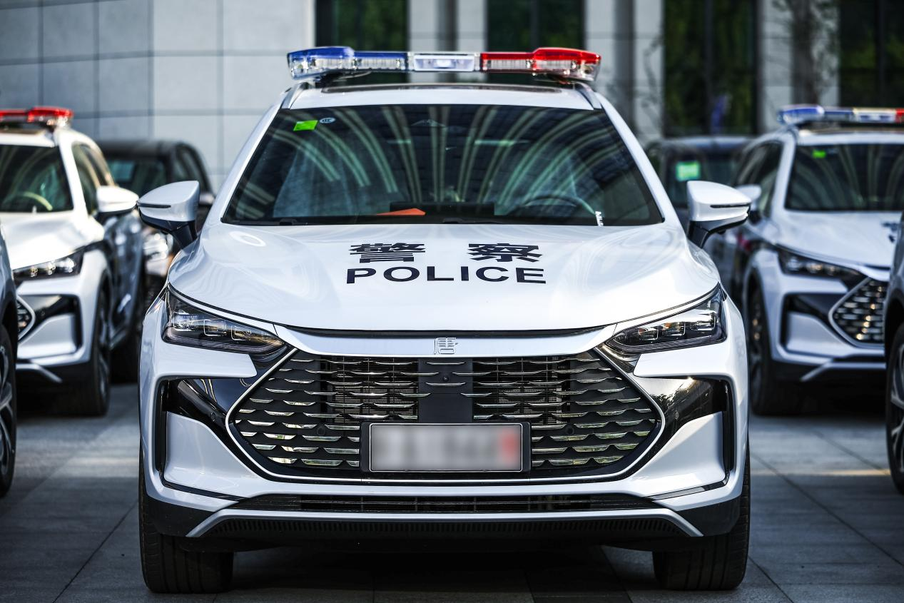警务车从合资换成国产新能源，比亚迪凭硬实力出圈