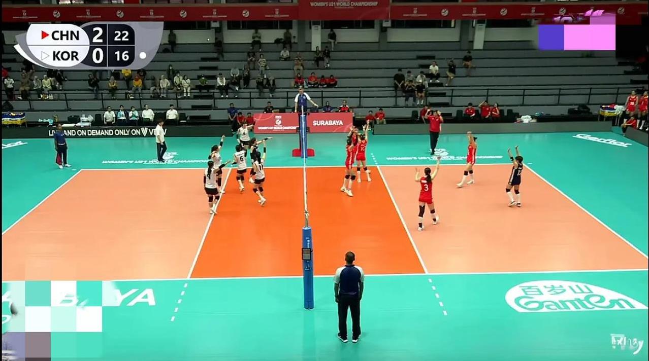 从U17，到U19，再到大运会，现在是U21小组比赛，中国女排总是给人感觉涩涩巴