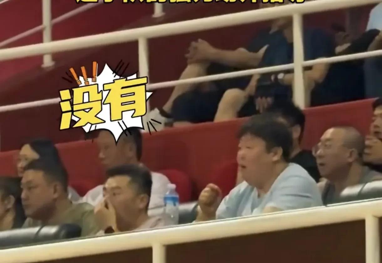 全运会辽宁队落后江西队时，一位女球迷的呐喊声响彻全场。  这声音中饱含着焦虑与期