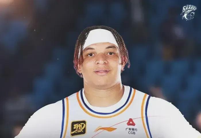 洛夫顿究竟是何方神圣？

寂寂无名的NBA球员，缘何在CBA赛场如此耀眼？单