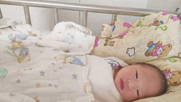 宝宝“睡整觉”或是危险信号，妈妈早知道越好