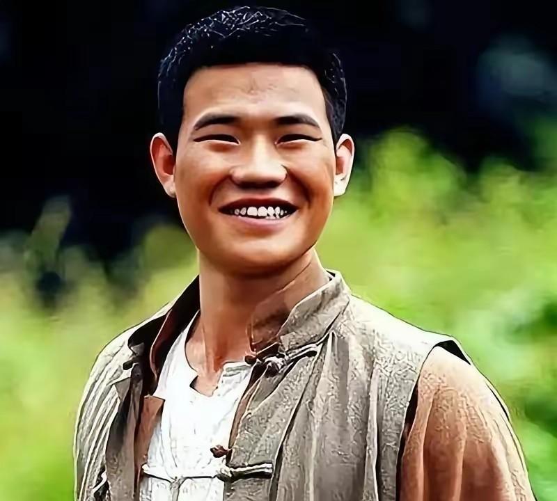 一个人可以适当的坏，但不能蠢，更不能无知。一个演员，本来挺出名的，甚至小有成就了