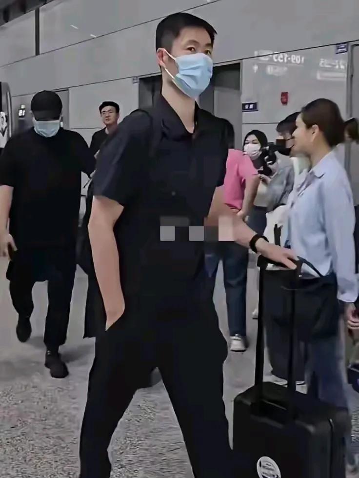 王励勤上任没几天我发现有三个变化！
第一，这次国乒运动员教练员以及王励勤自己，从