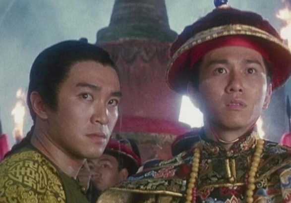 1992年，王晶拍摄《鹿鼎记》时，想要换了演员温兆伦，但是老板向华强不同意，于是