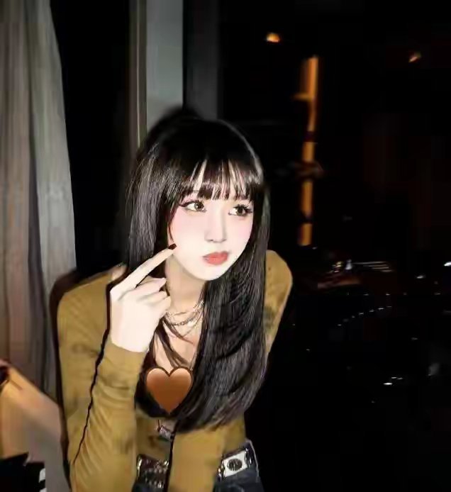 汪峰大女儿汪曼熙国外留学照妖艳性感，这是要进军网红圈？ ​​​