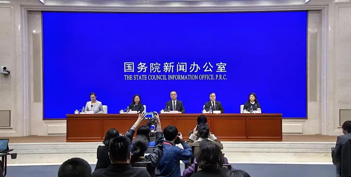 中国赢了！奉陪到底
眼看中国的34%对等关税对美国造成严重伤害，特朗普的表态，如
